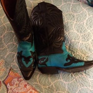 Beautiful vintage turquoise and black cowboy boots